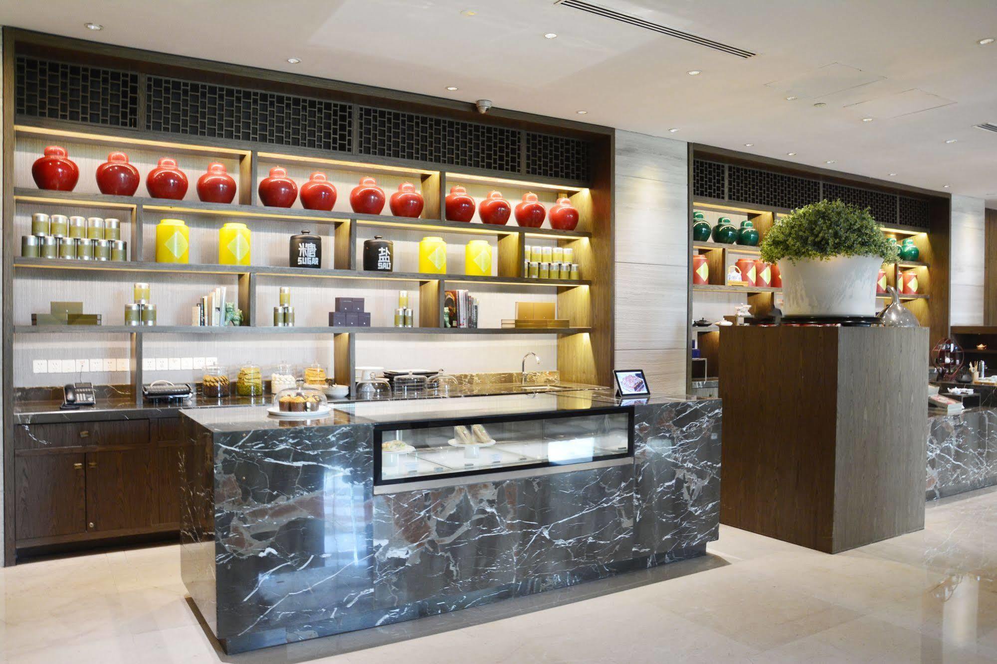 Caption By Hyatt Zhongshan Park Шанхай Екстериор снимка
