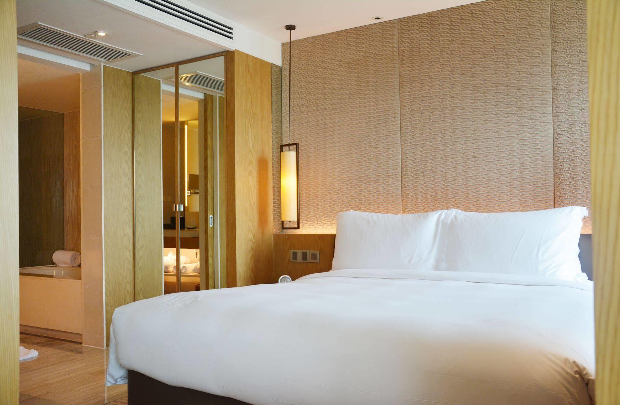 Caption By Hyatt Zhongshan Park Шанхай Екстериор снимка