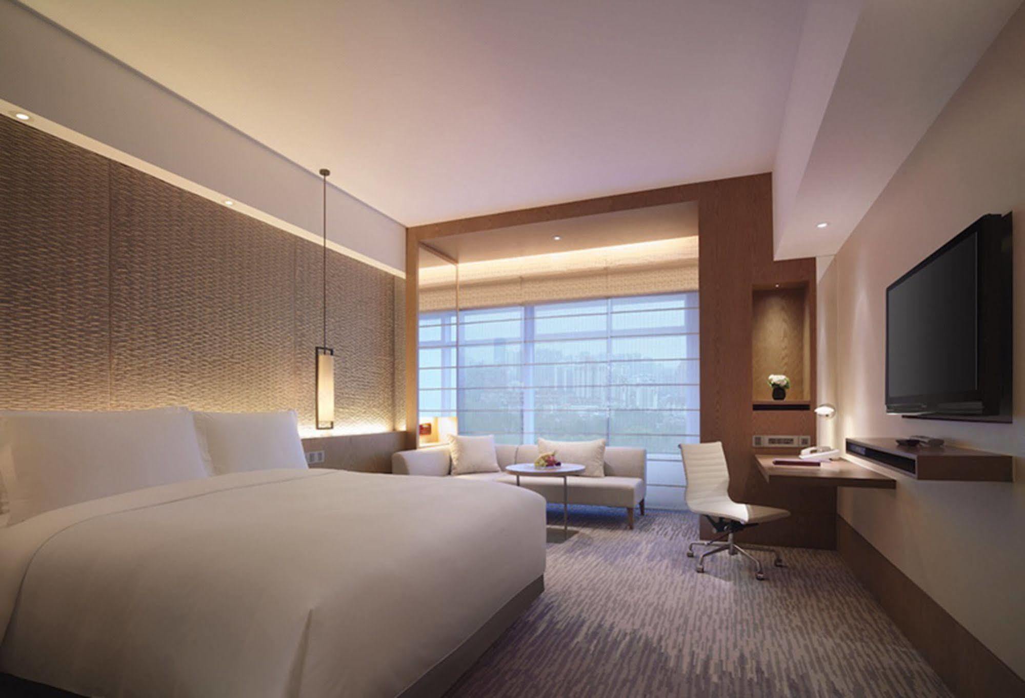 Caption By Hyatt Zhongshan Park Шанхай Екстериор снимка